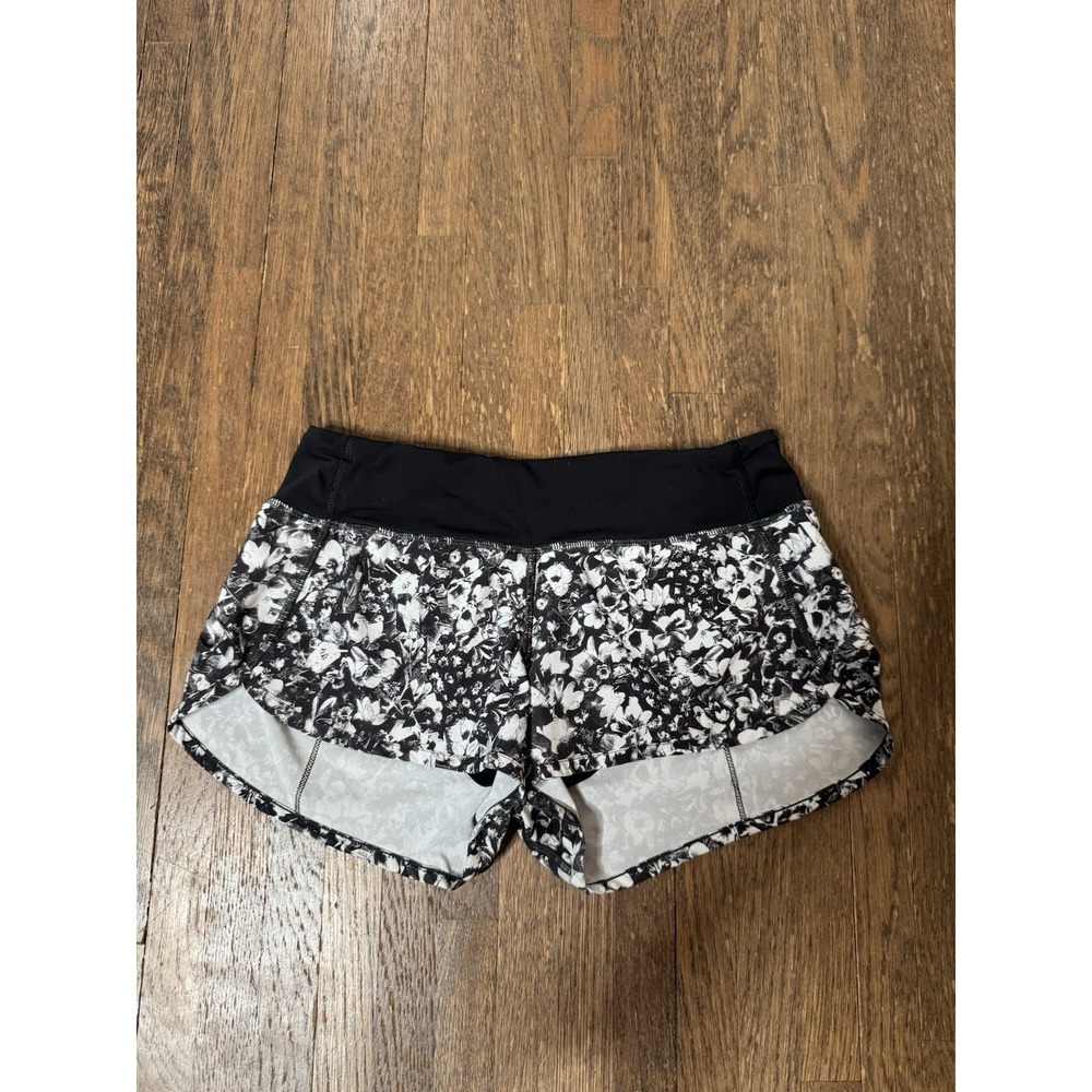 Lululemon Speed Short 2.5" Size 4 Black White Floral Print Lined Running Shorts